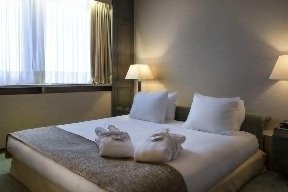 Mercure South