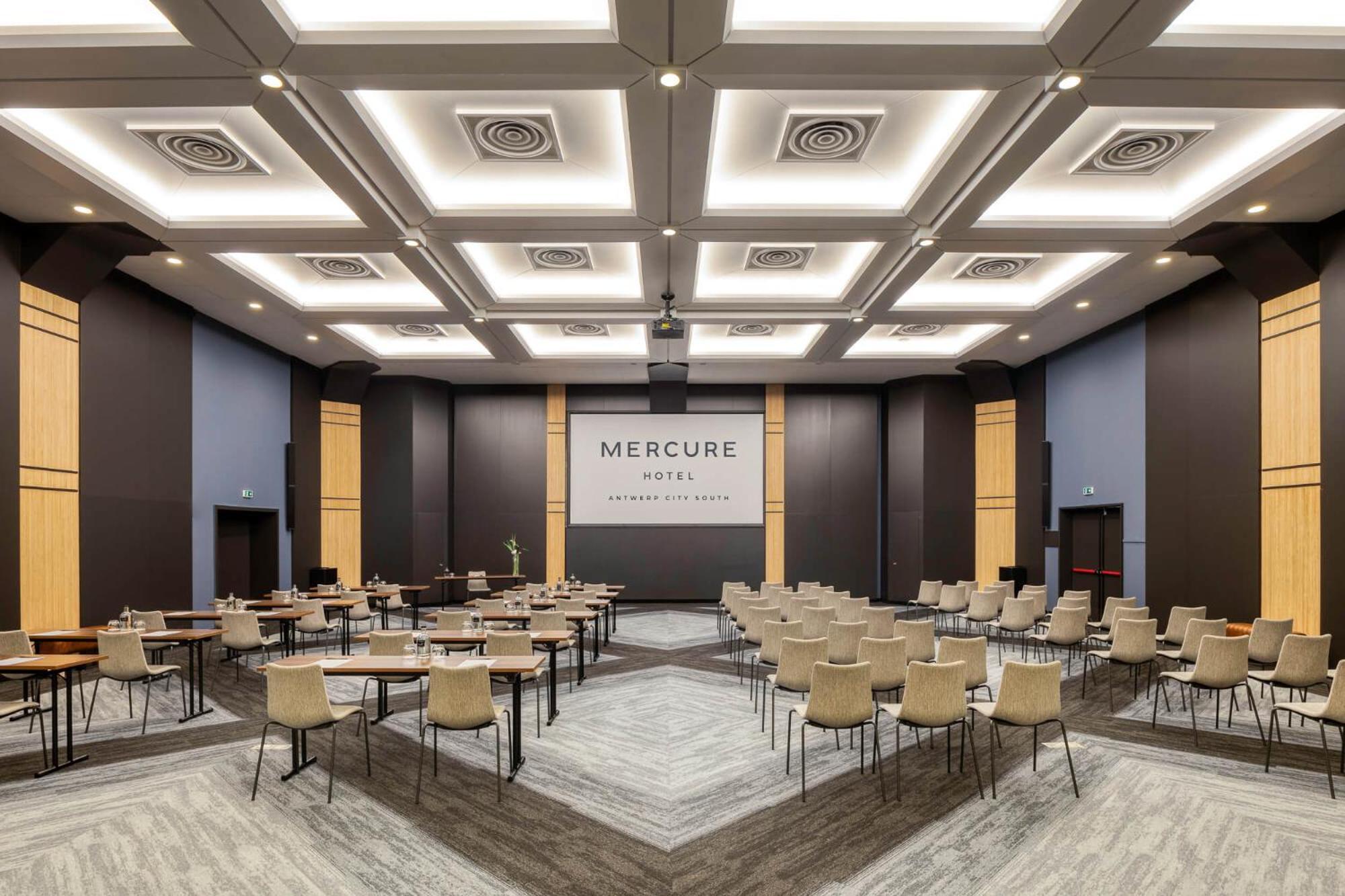 Mercure South Hotel 4*